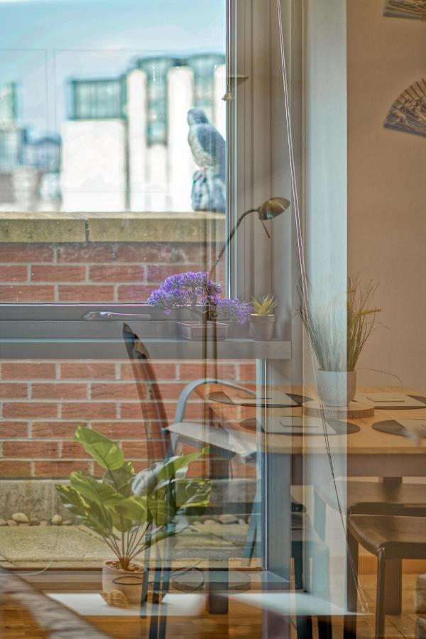 Sidemersey Livings- Convenient 1-Bedroom Flat With A View, Central Ливерпуль Экстерьер фото